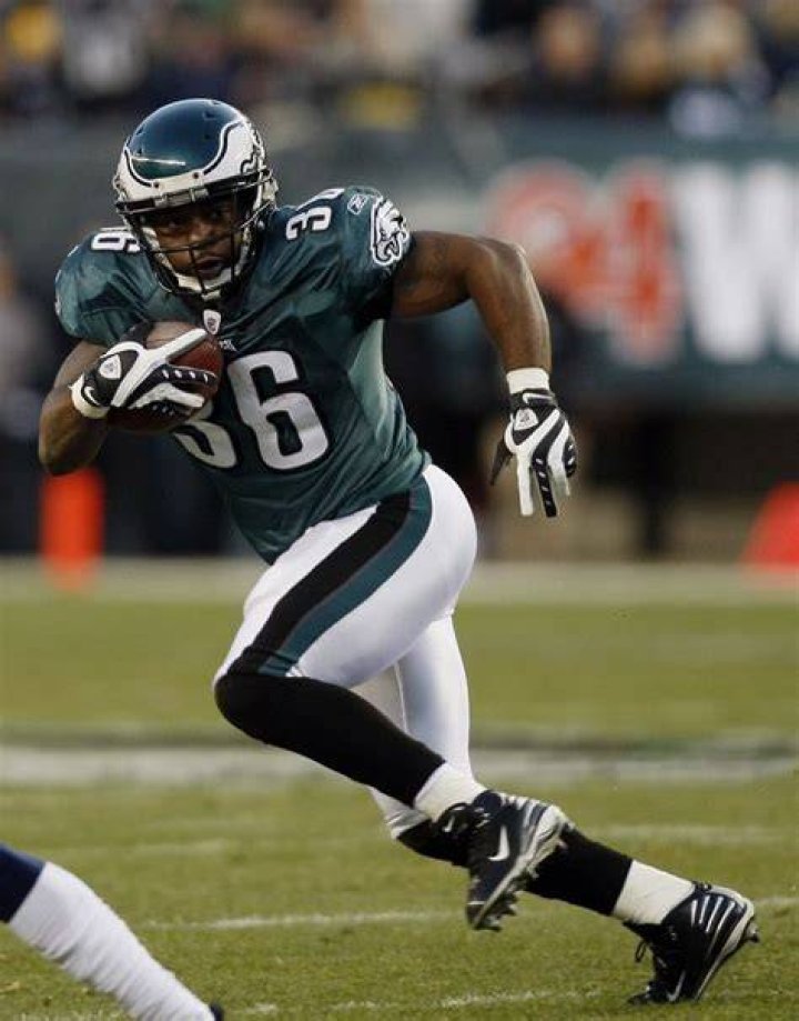 Brian Westbrook Net Worth: Contracts & Lifestyle