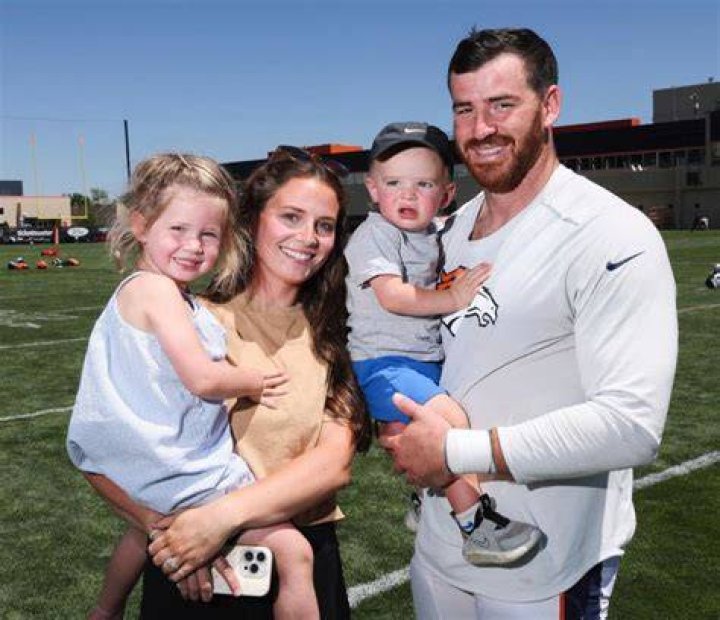 Josey Jewell family, wife, children, parents, siblings