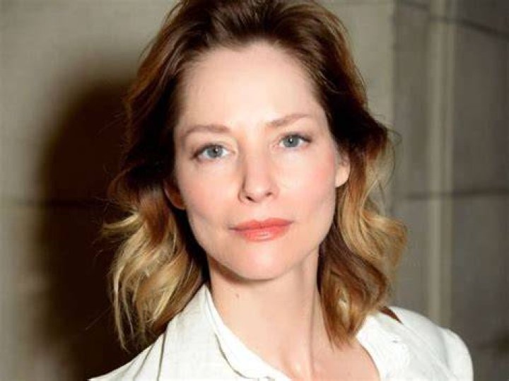 Sienna Guillory Gallery Super Stars Bio