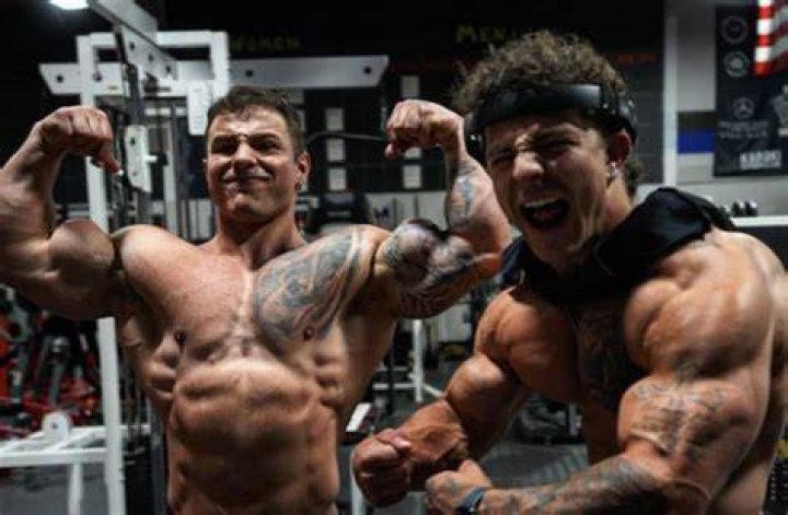 tren twins claim 5,7ft more like 5,5ft r/moreplatesmoredates